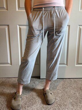 Lululemon capri jogger with pockets
